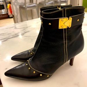 Louis Vuitton ankle boots. Make an offer. Black leather. Size 41. Good condition